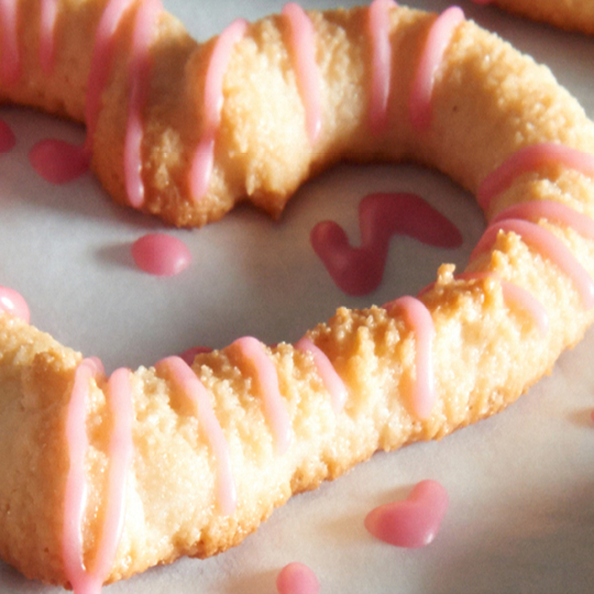 Gebäck mit rosa Zuckerguss