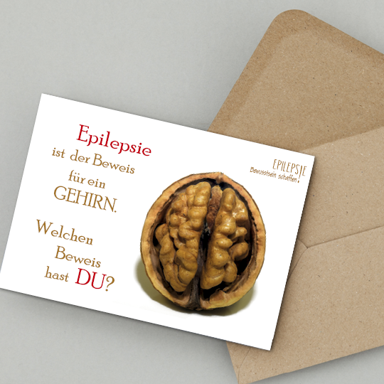Postkarte Nuss